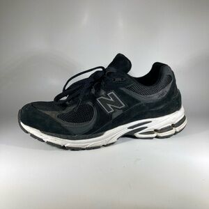 NEW BALANCE 2002r SIZE 8.5 MENS